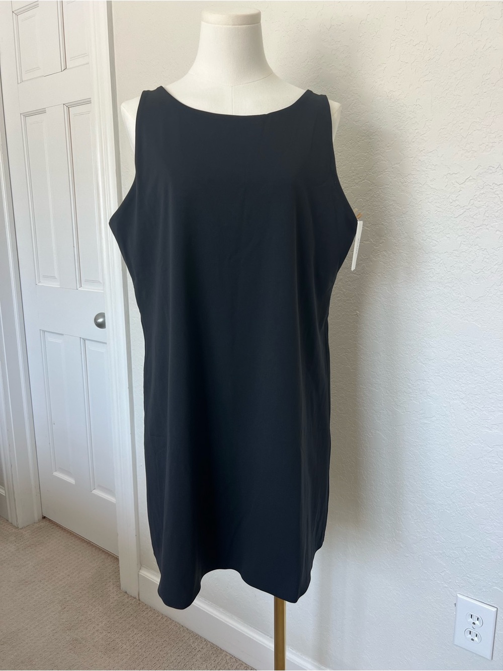 Spanx Get Moving Dress 1X Black Built In Bodysuit Shorts Pockets Cutout Active